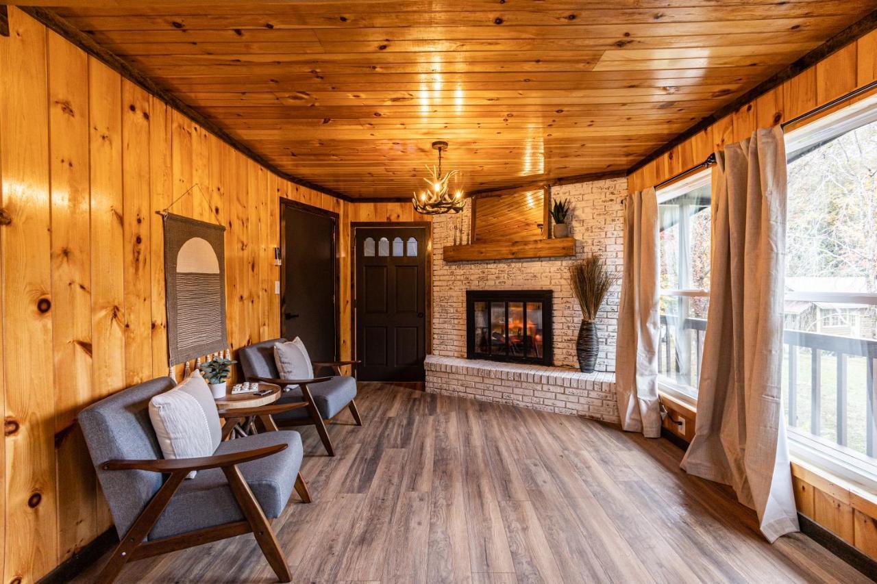 Fun Cabin With Hot Tub, Pool Table & Fire Pit - Big Blue Bryson City Exteriér fotografie