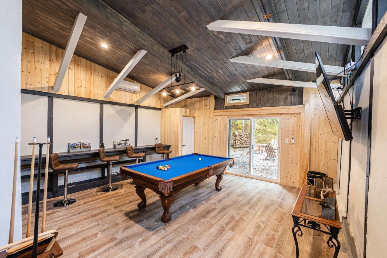 Fun Cabin With Hot Tub, Pool Table & Fire Pit - Big Blue Bryson City Exteriér fotografie