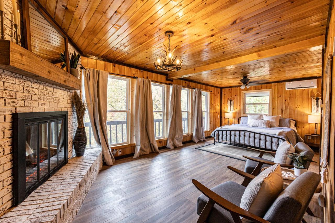 Fun Cabin With Hot Tub, Pool Table & Fire Pit - Big Blue Bryson City Exteriér fotografie