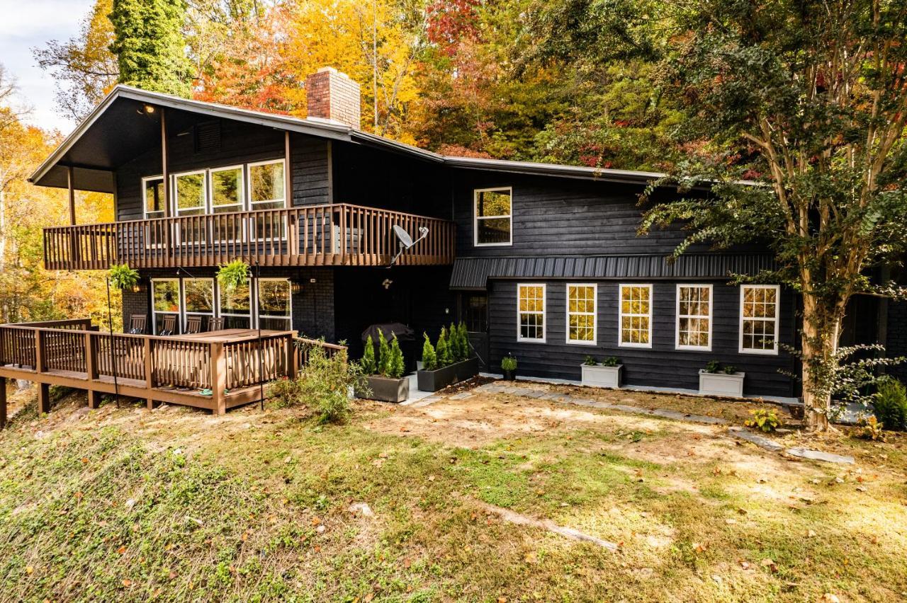 Fun Cabin With Hot Tub, Pool Table & Fire Pit - Big Blue Bryson City Exteriér fotografie