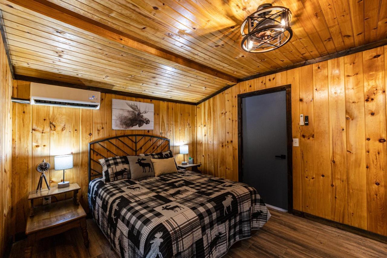 Fun Cabin With Hot Tub, Pool Table & Fire Pit - Big Blue Bryson City Exteriér fotografie